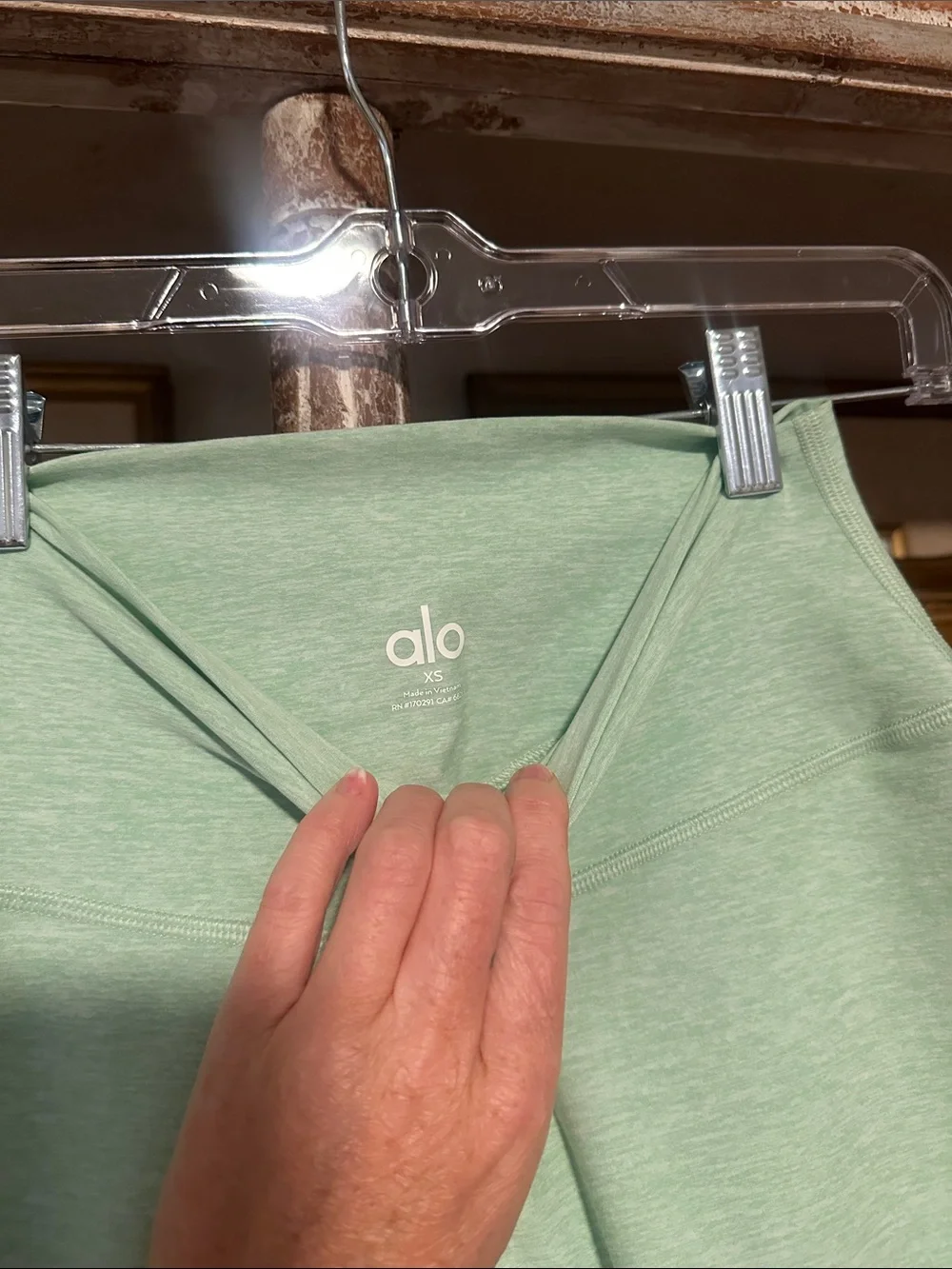 ALO Yoga Mint Green Leggings - Seamless Active Bottoms - Picture 5 of 5